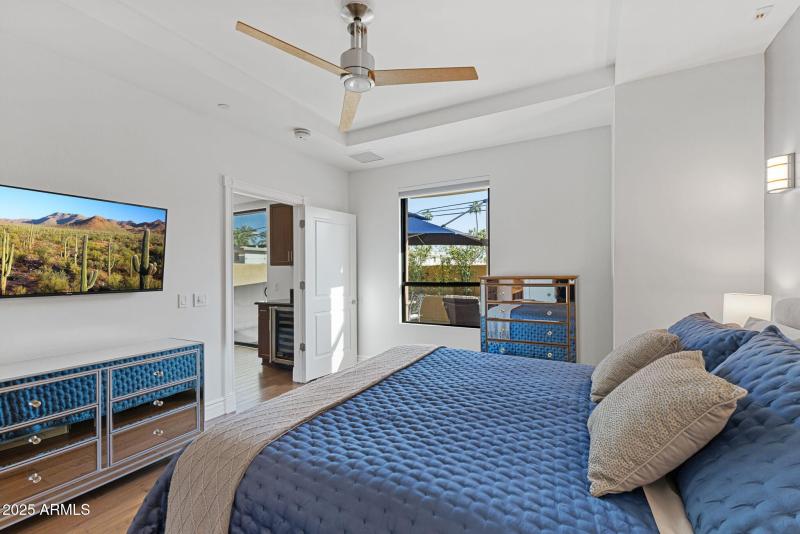 23-web-or-mls-6803-e-main-st