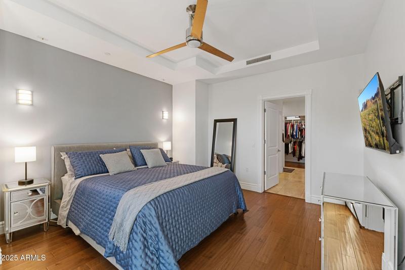 20-web-or-mls-6803-e-main-st