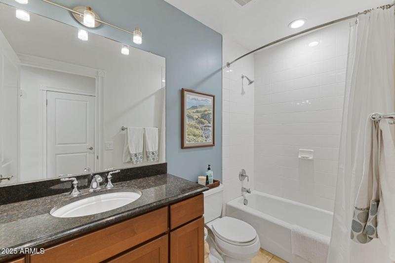 7-web-or-mls-6803-e-main-st