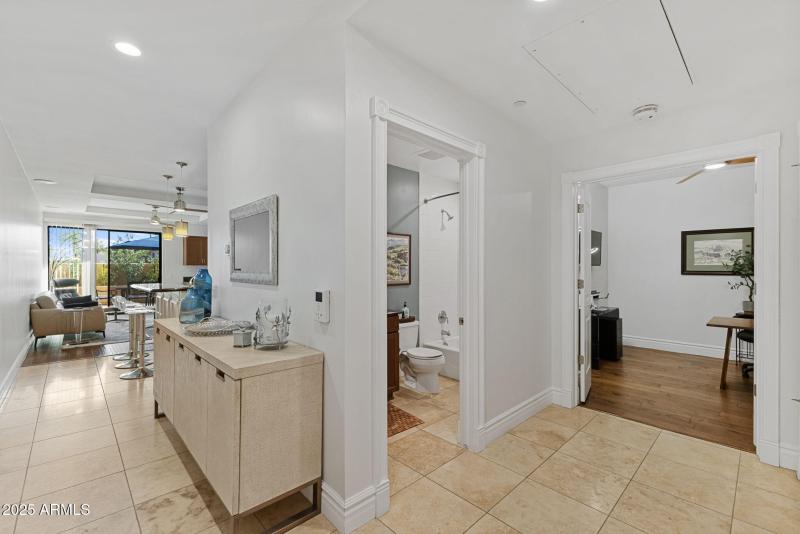 5-web-or-mls-6803-e-main-st