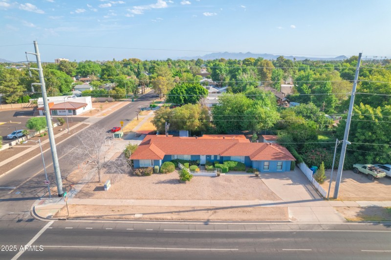 30_103_a4m_univ-hdr-edit