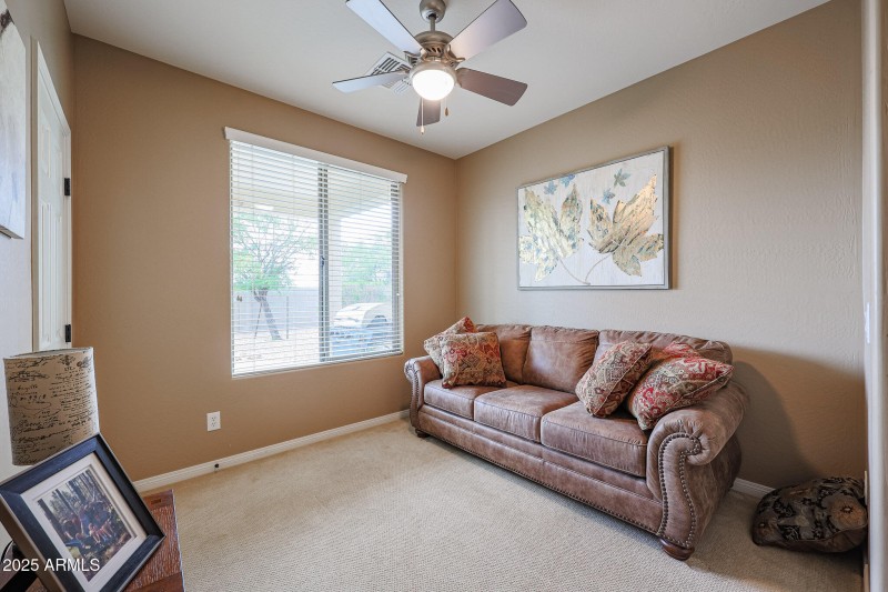 Office/Den/Guest Bedroom