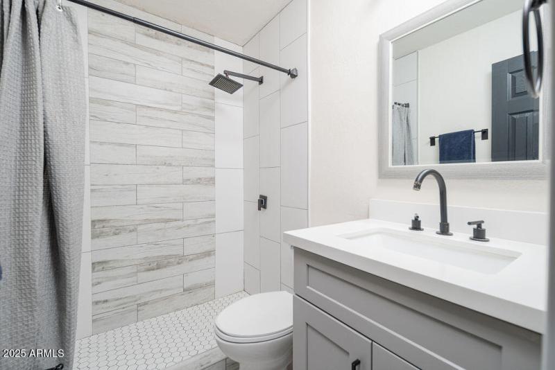 Guest bath, shower only