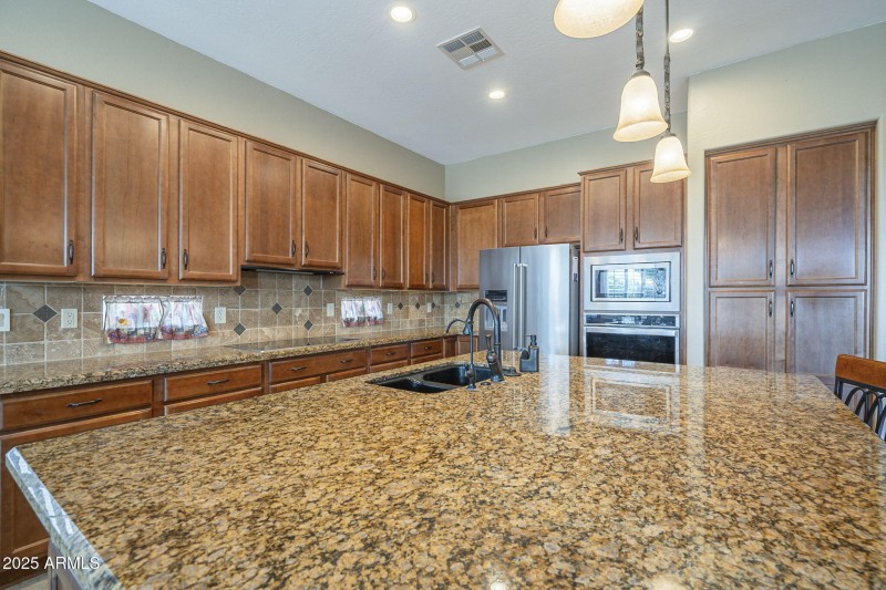 20-web-or-mls-Ficus-20