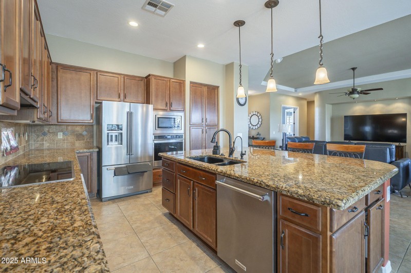 22-web-or-mls-Ficus-22