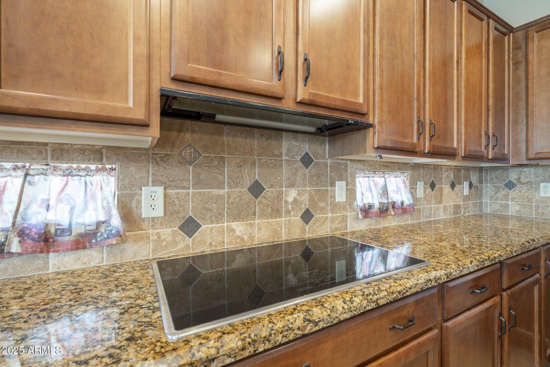 23-web-or-mls-Ficus-23