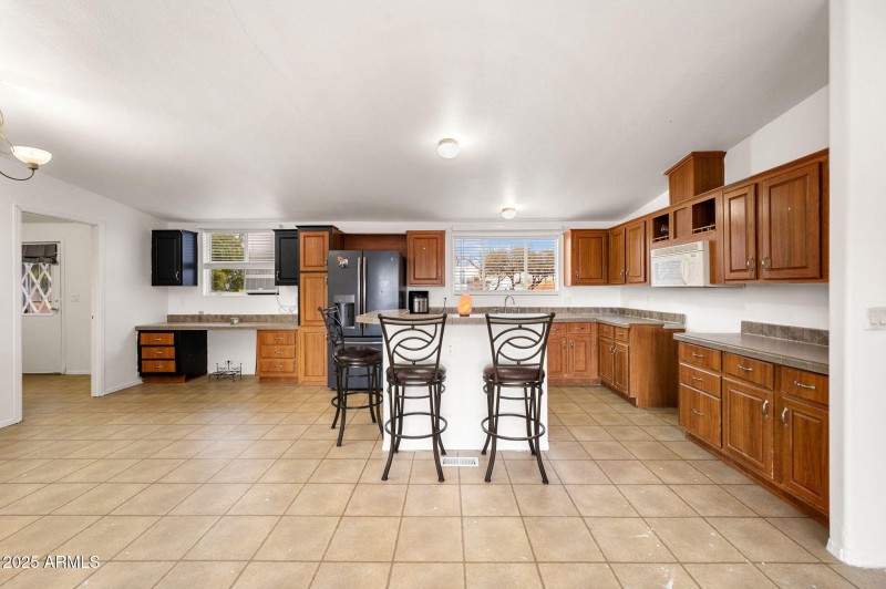 9-Kitchen (2)
