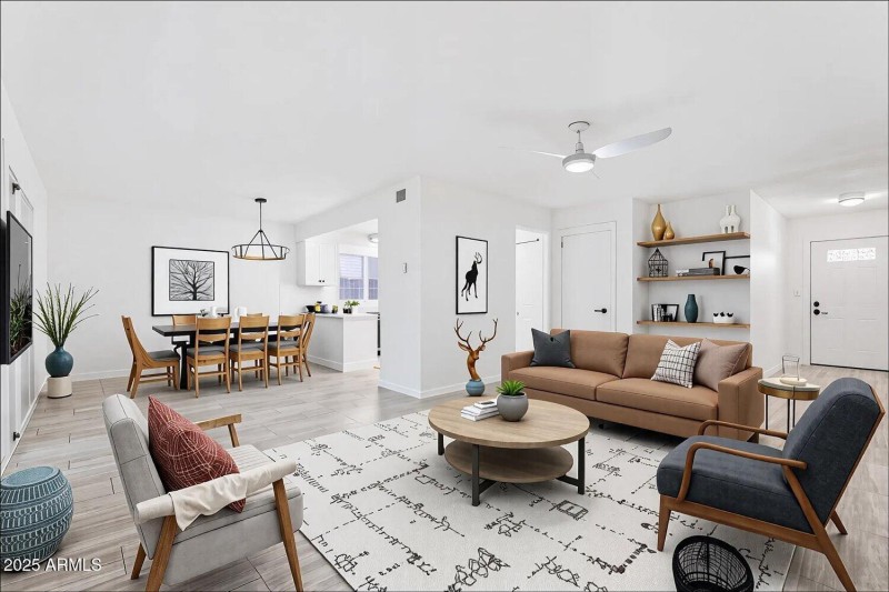 06-A7C03282 - Living room