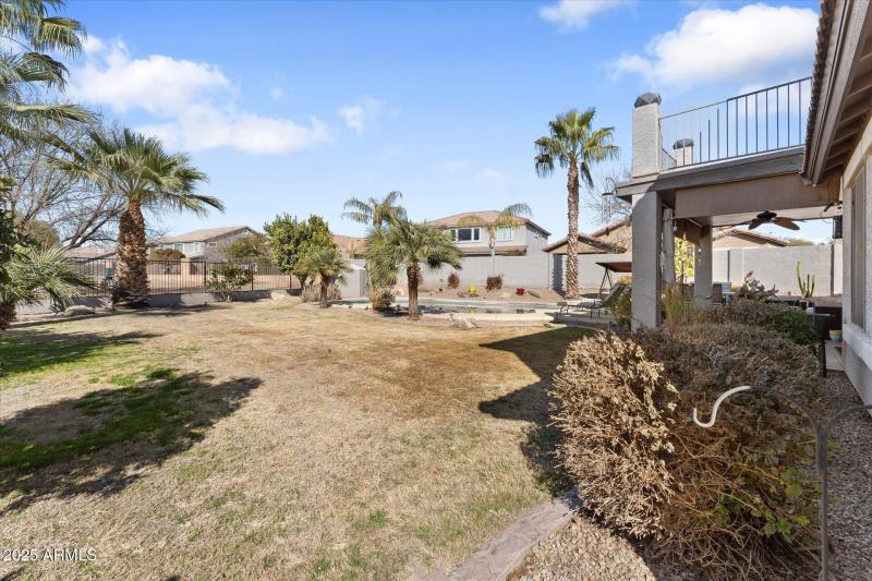 48-048-rear-exterior