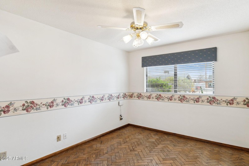 23-web-or-mls-8629-e-cambridge-ave