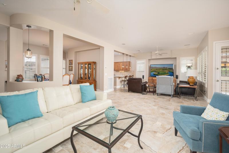 16_LR View to DR and FR