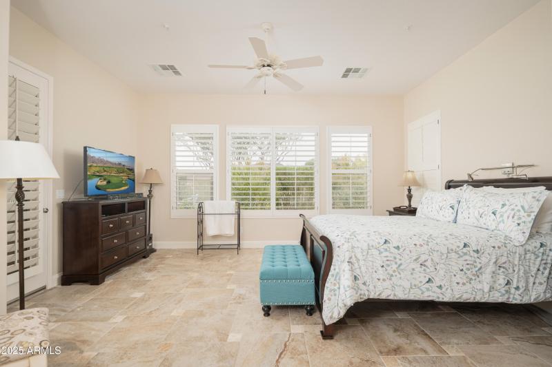 18_Spacious Owner's Retreat