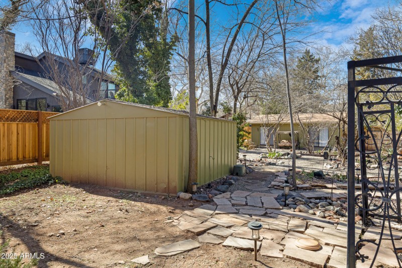 305 Bear Wallow Ln-19