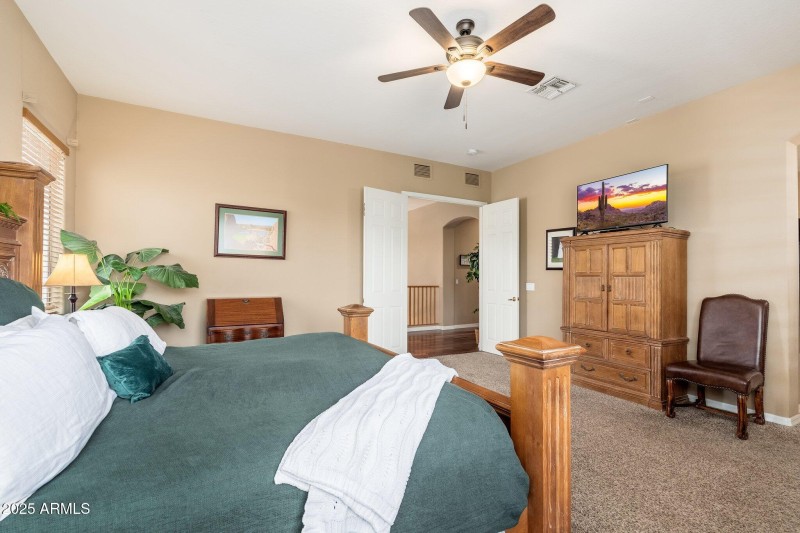 1074 E Carla Vista Ct - 26