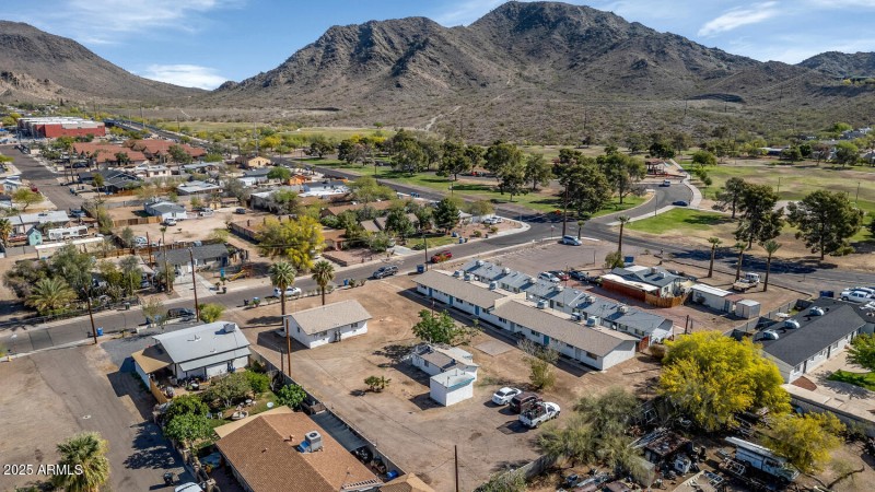 715721 W Cinnabar Ave-large-006-016-7157