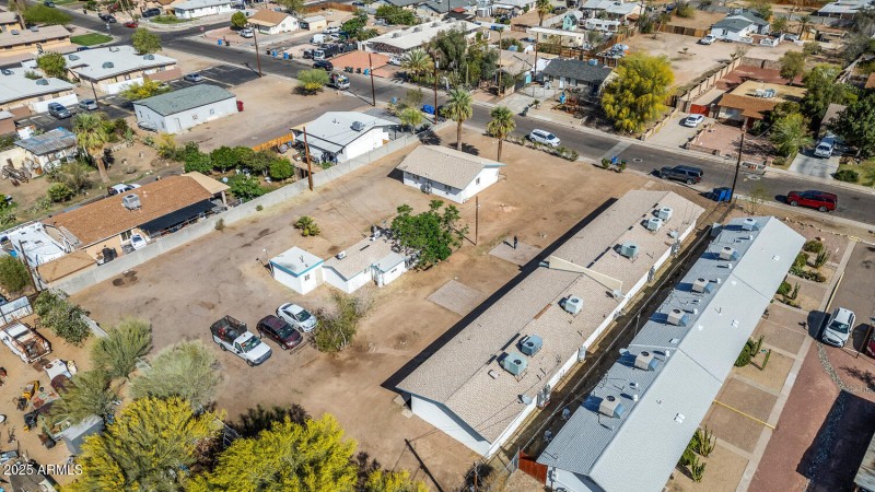 715721 W Cinnabar Ave-large-008-014-7157