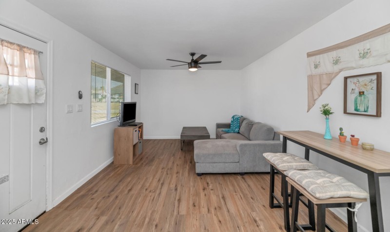 715721 W Cinnabar Ave-large-023-021-7157