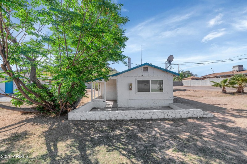 715721 W Cinnabar Ave-large-034-036-7157