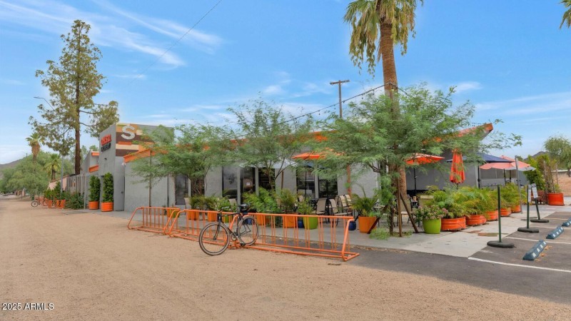 715721 W Cinnabar Ave-large-042-024-7157