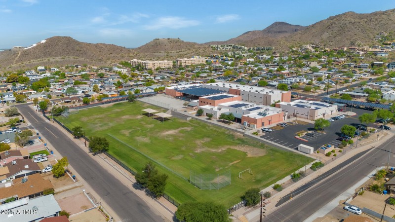 715721 W Cinnabar Ave-large-045-006-7157