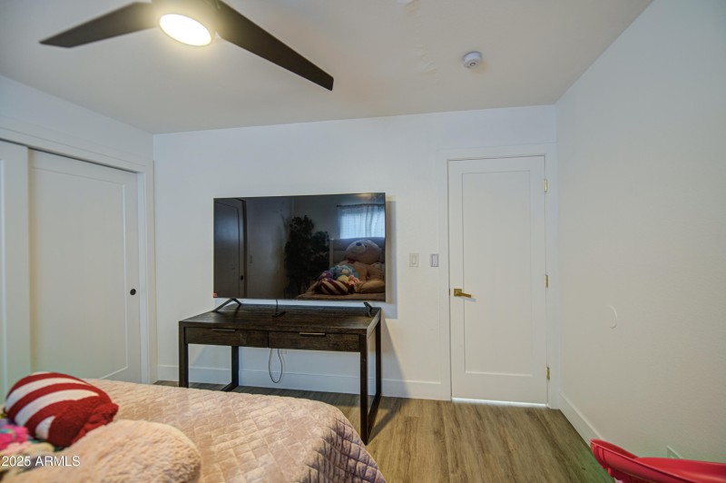 Bedroom 4-pic 2
