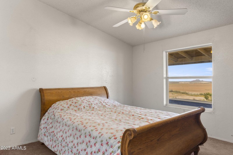 25-web-or-mls-20727-n-la-entrada-rd