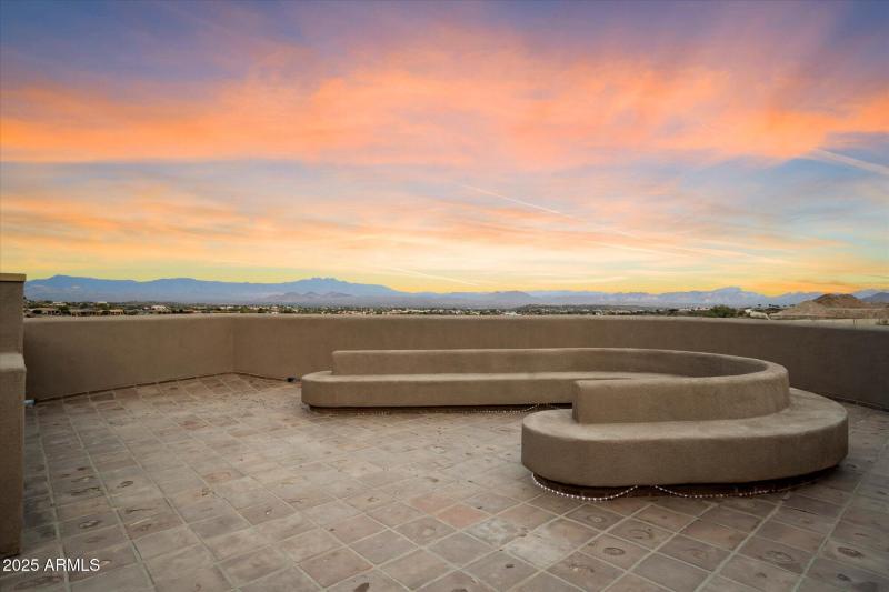 Rooftop Deck with Seating