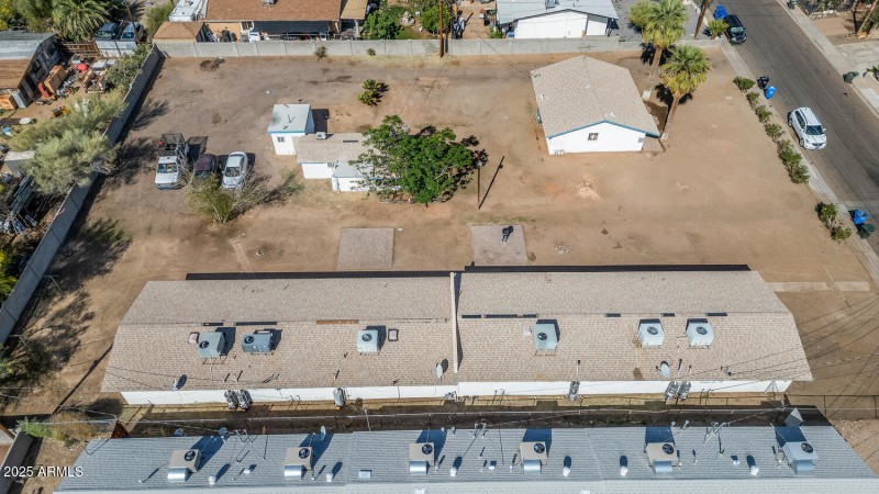 715 W Cinnabar Ave-large-008-010-715 W C