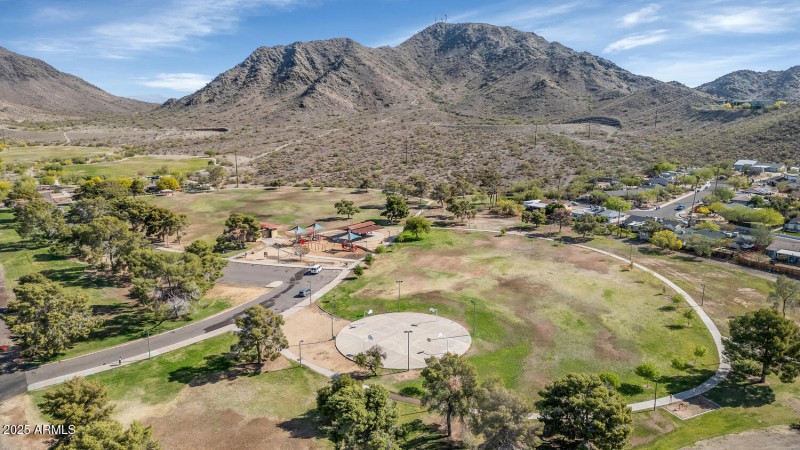 715 W Cinnabar Ave-large-028-008-715 W C