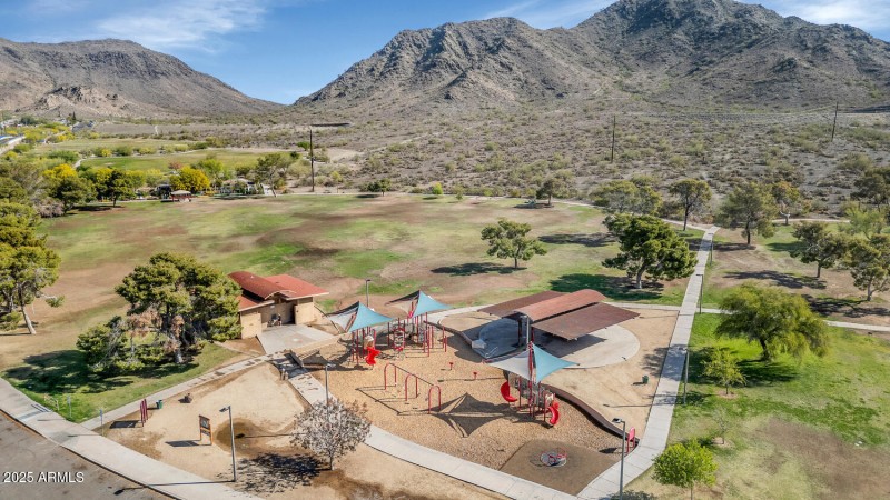 715 W Cinnabar Ave-large-029-002-715 W C