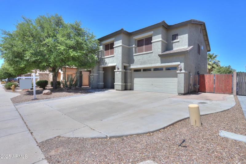 Extra parking & RV gate with parking pad