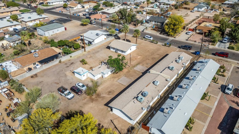 721 W Cinnabar Ave-large-007-004-721 W C