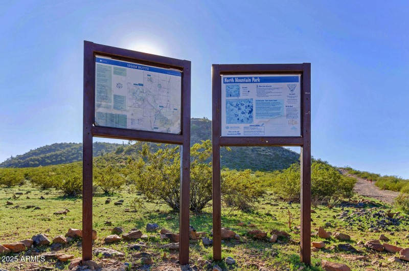 721 W Cinnabar Ave-large-022-015-721 W C