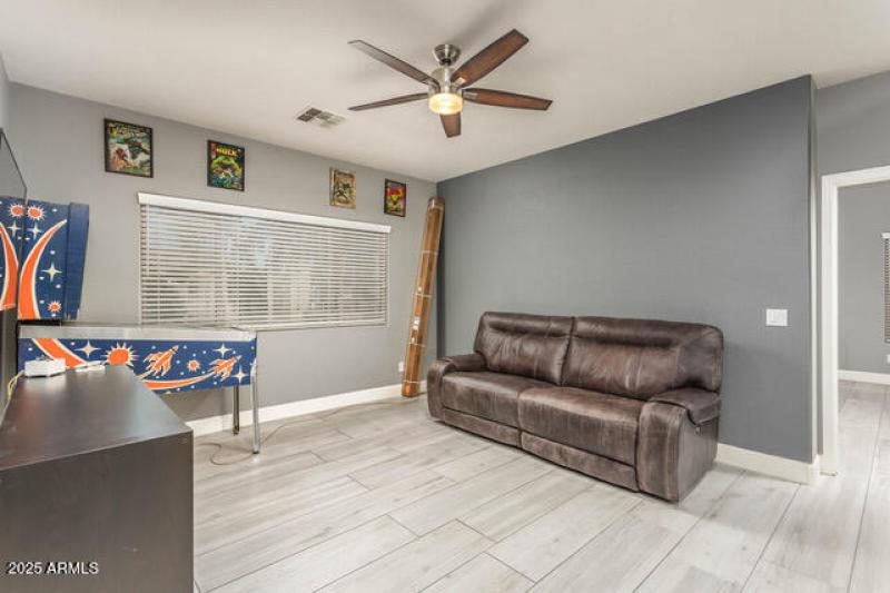 23_Cre8MyMediacom20_mls