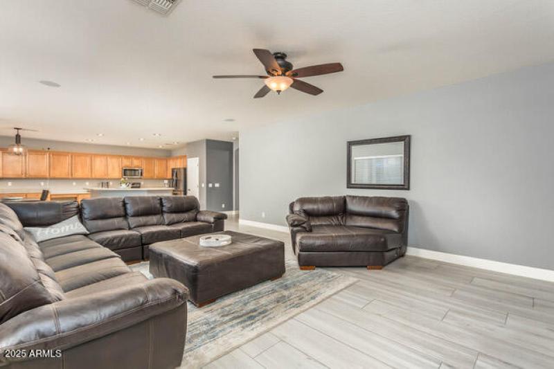 15_Cre8MyMediacom12_mls