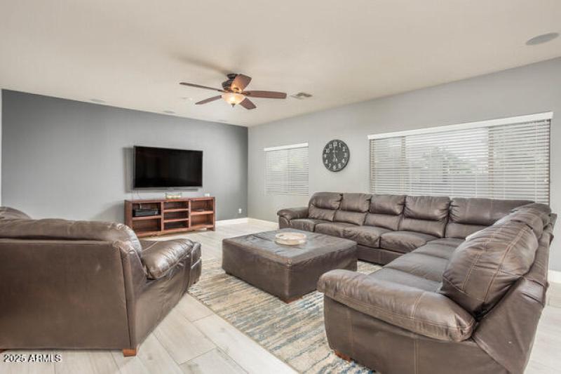 12_Cre8MyMediacom09_mls