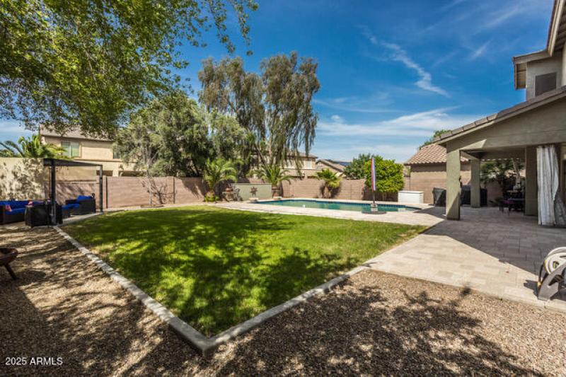 10_Cre8MyMediacom8639_mls