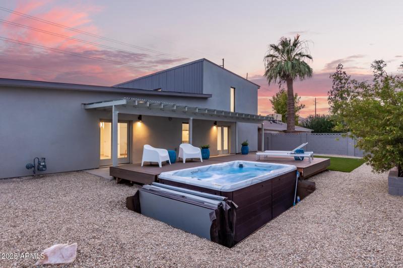 58a98732e9b02d23ebf554653f9ee8d9