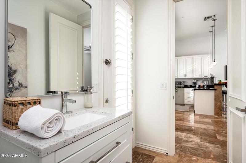 29-5901 E Mountain View Rd-29