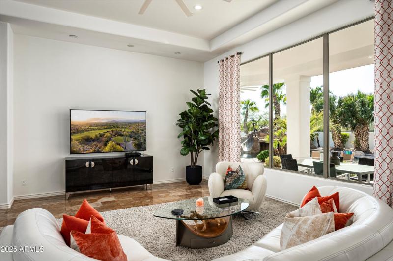 17-5901 E Mountain View Rd-17