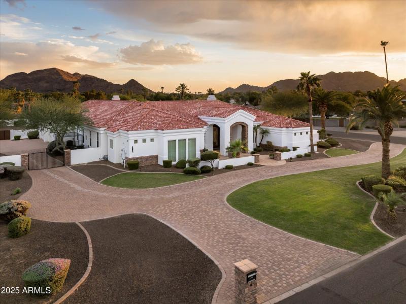 01-5901 E Mountain View Rd-1