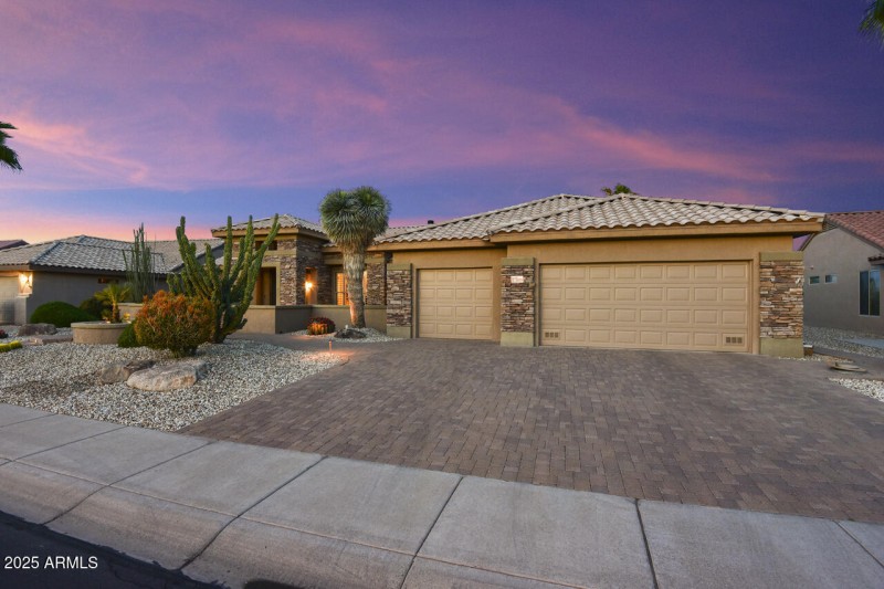 2-Front-of-Front-of-the-house