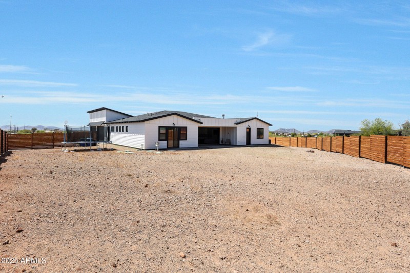 Trampoline that can convey with the sale