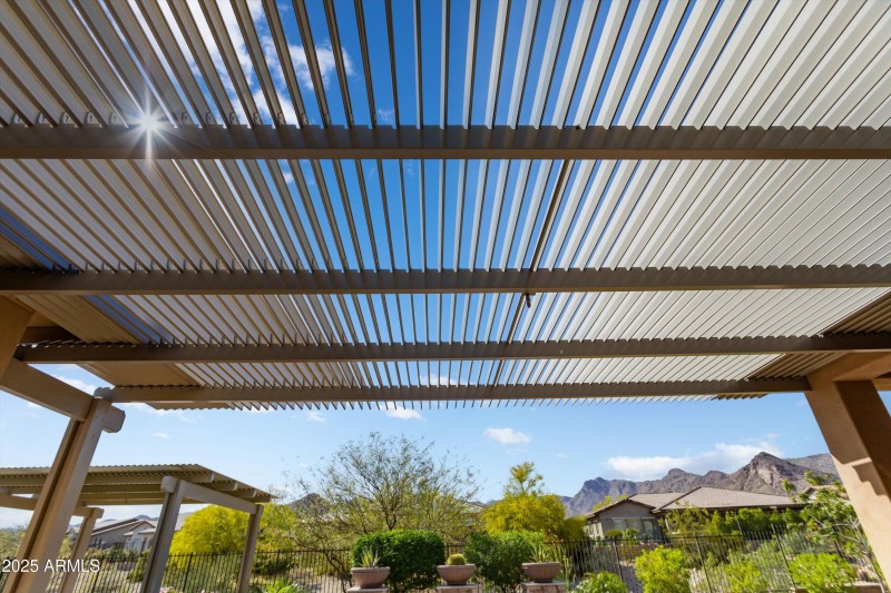 Pergola open - Rear Patio
