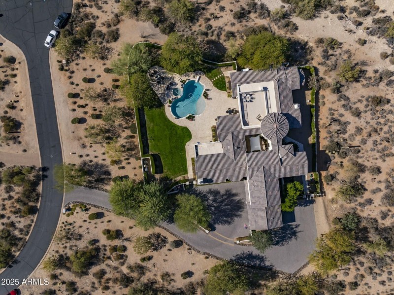 Home End of Cul de Sac