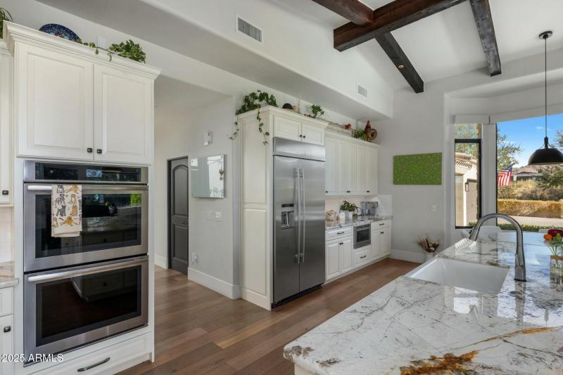 Double Ovens and SubZero Fridge/Freezer