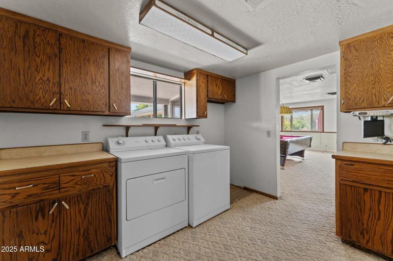 Large Inside Laundry RM