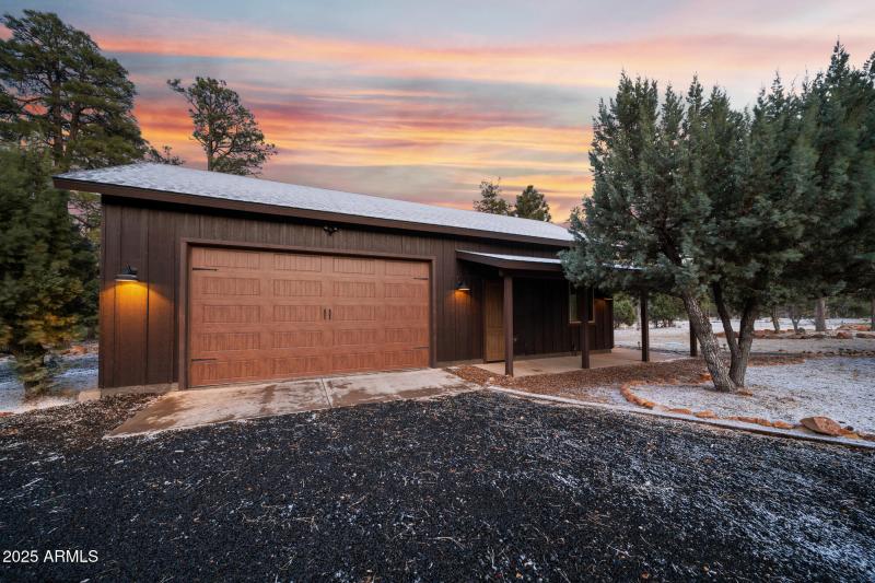 Garage/RV Carport/Casita-Twilight