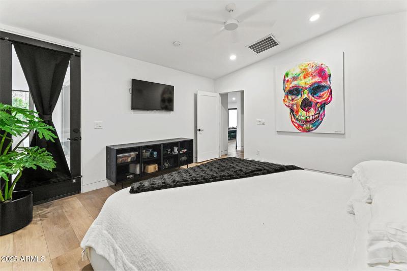 Untitled-1_0059_akb04695_0007_akb04799