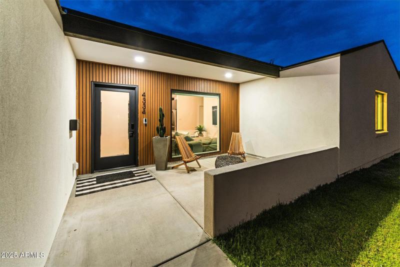 Untitled-1_0013_AKB05327